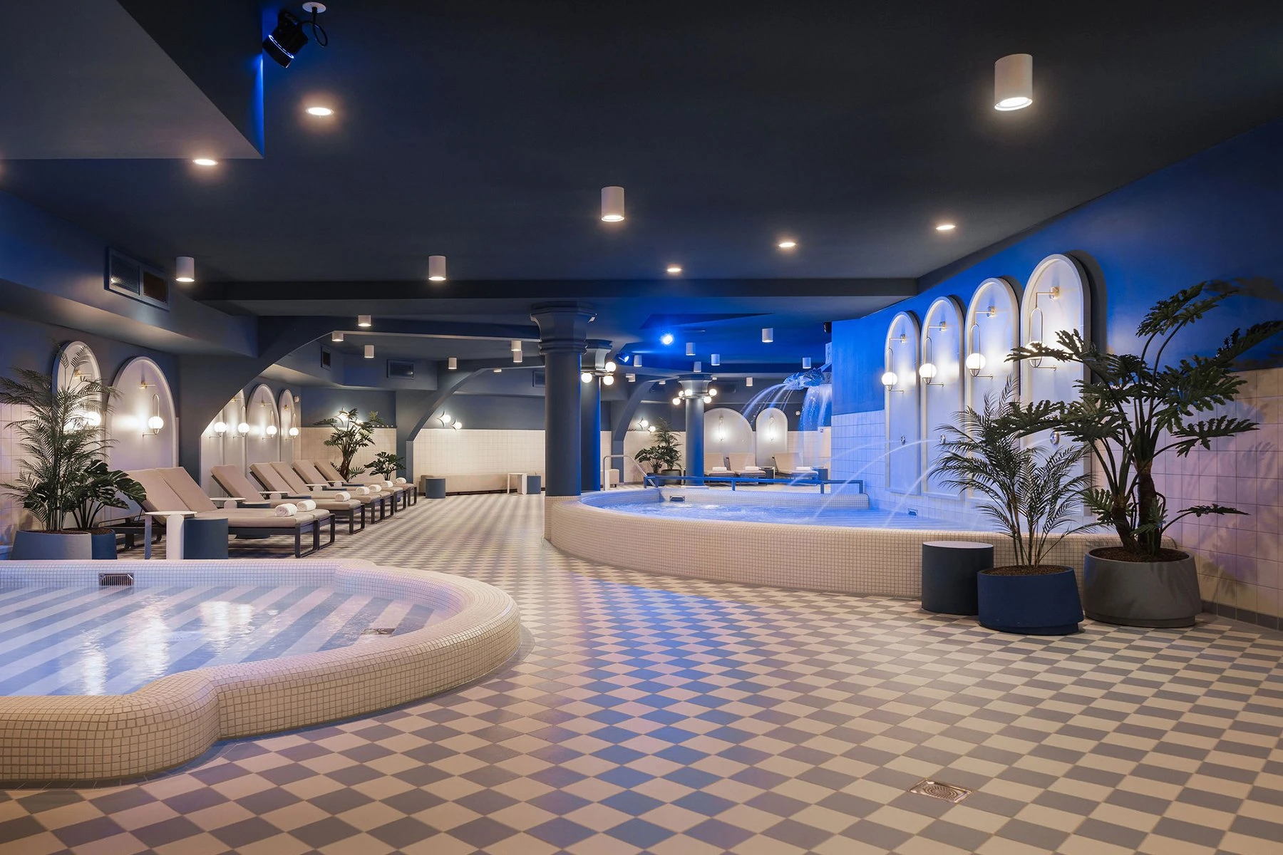 Pool & Spa
